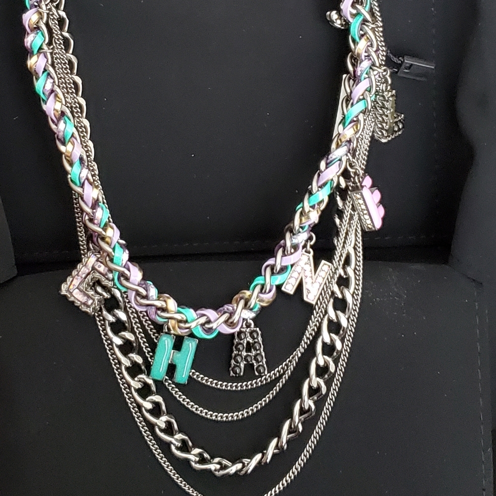 CHANEL 2017 Spring/Summer costume jewelry multi-strand necklace.